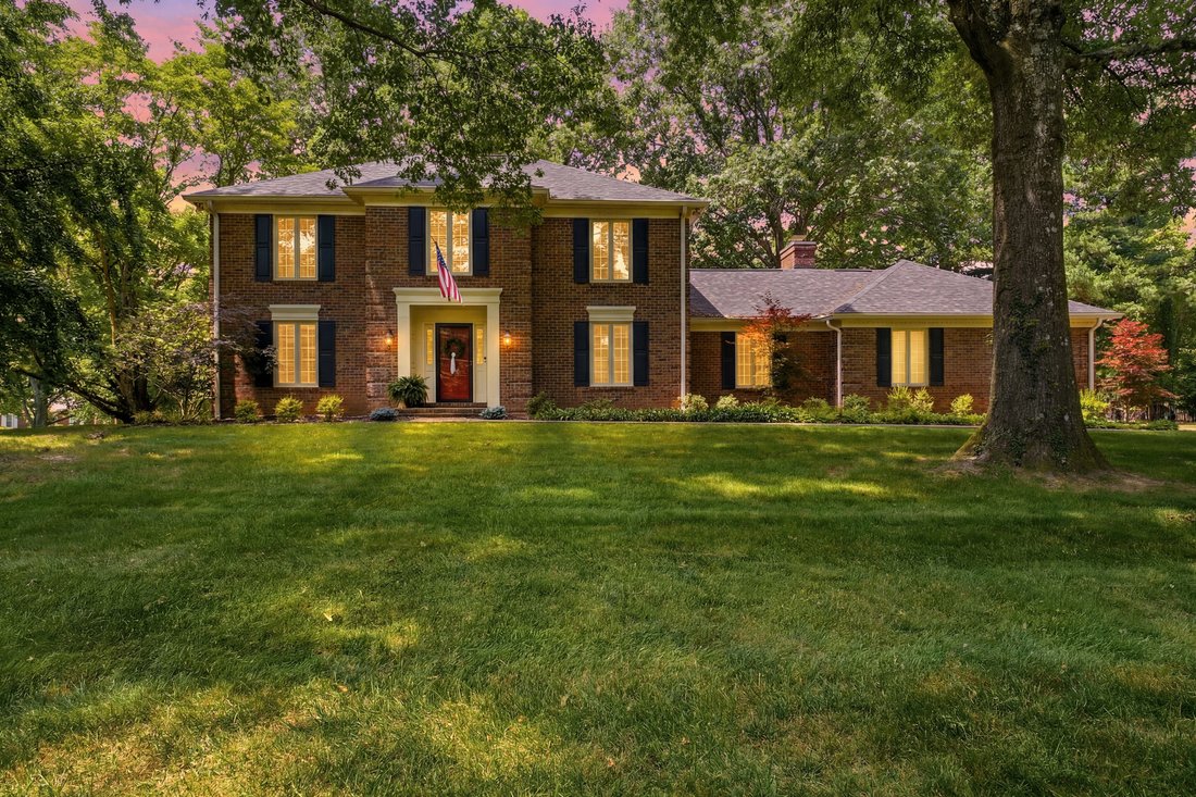 House in Watterson Park, Kentucky, United States 2 - 18224474