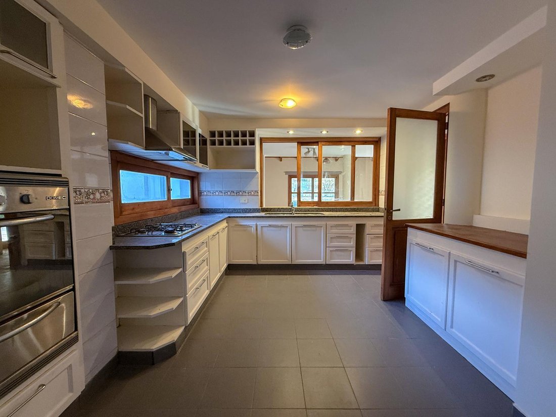 House in Neuquen, Neuquen, Argentina 5 - 18224457