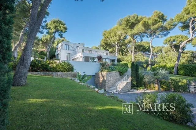 Villa in Saint-Jean-Cap-Ferrat, Provence-Alpes-Côte d'Azur, France 4 - 15452838
