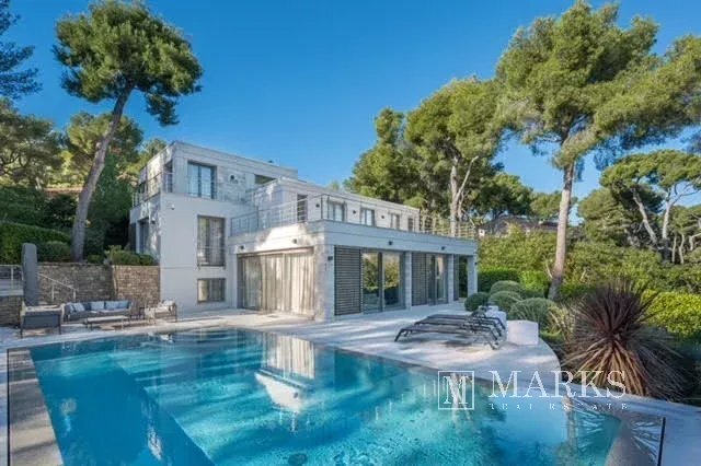 Villa in Saint-Jean-Cap-Ferrat, Provence-Alpes-Côte d'Azur, France 2 - 15452838