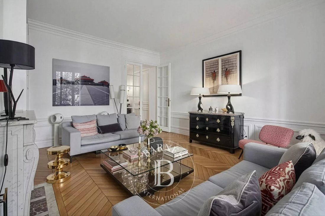 Apartment in Auteuil Nord, Paris 16e Arrondissement, Paris 1 - 18224074