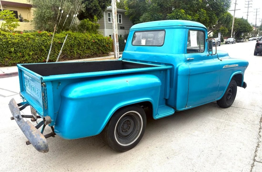 Pickup in Los Angeles, CA, United States 2 - 17018101
