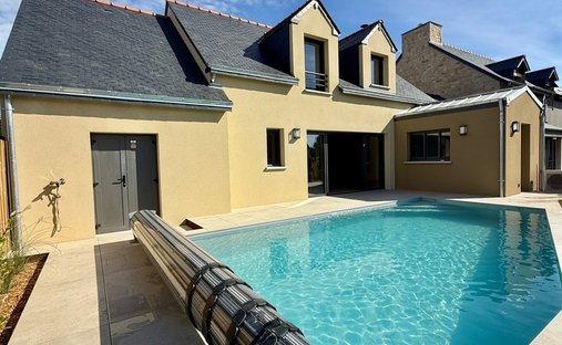 House in Lancieux, Brittany, France 1