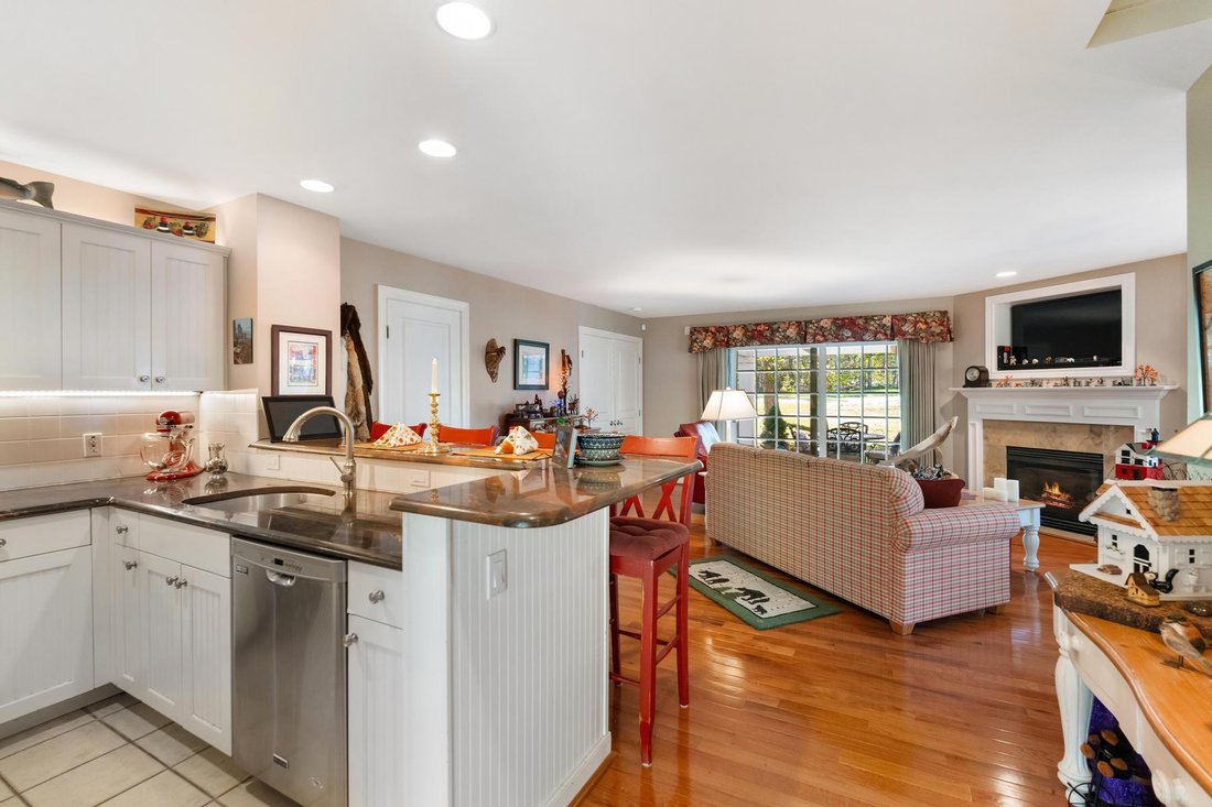 Condo in Wequetonsing, Michigan, United States 5 - 18231533