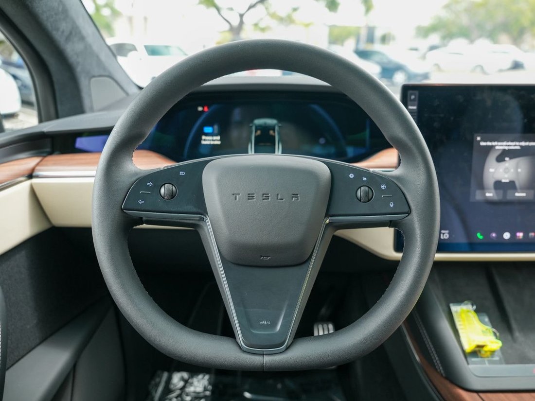 Suv in Costa Mesa, CA, United States 5 - 18214172