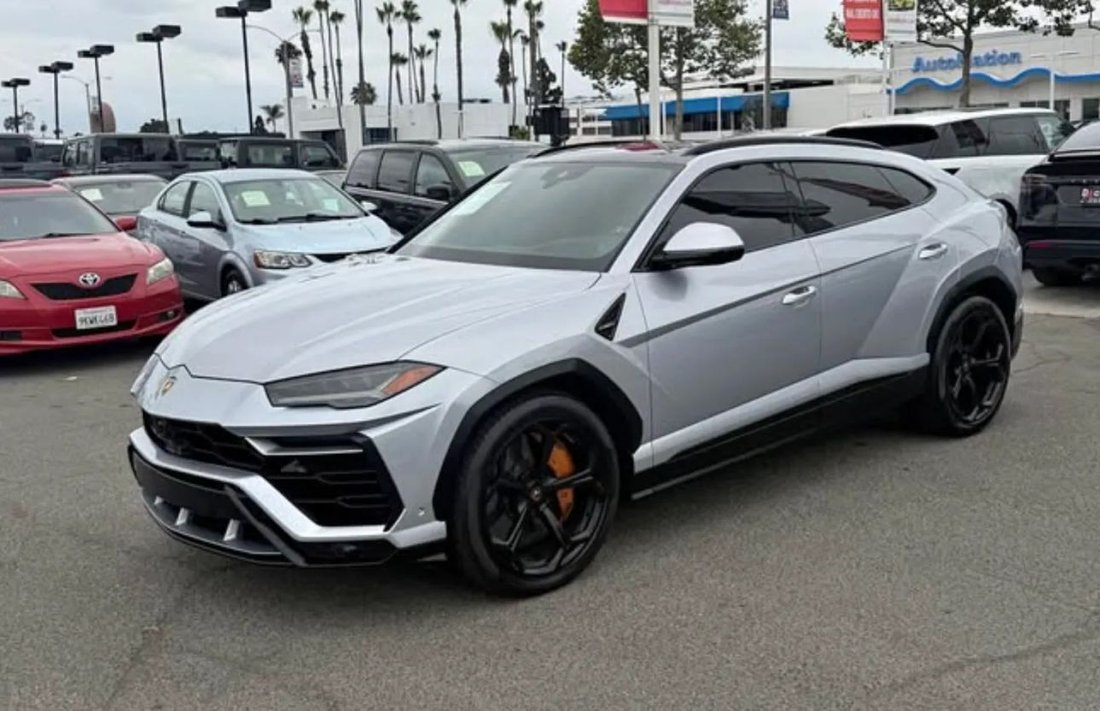 Suv in Costa Mesa, CA, United States 2 - 17877397