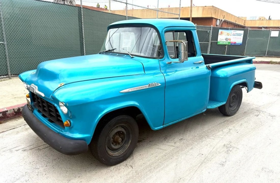 Pickup in Los Angeles, CA, United States 1 - 17018101