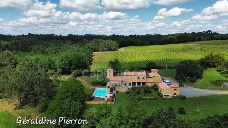 House in Saint-Bonnet-sur-Gironde, Nouvelle-Aquitaine, France 1 - 18224089