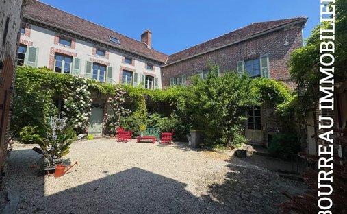 Estate in Cezy, Bourgogne – Franche-Comté, France 1