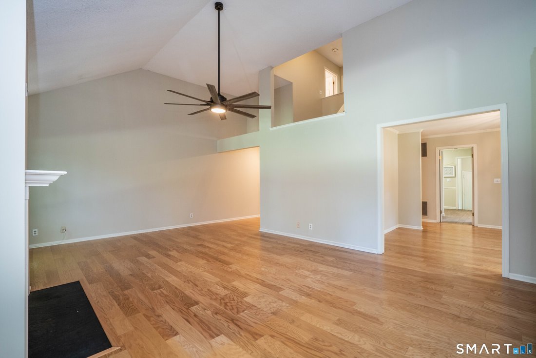 Condo in Avon, Connecticut, United States 4 - 18226132
