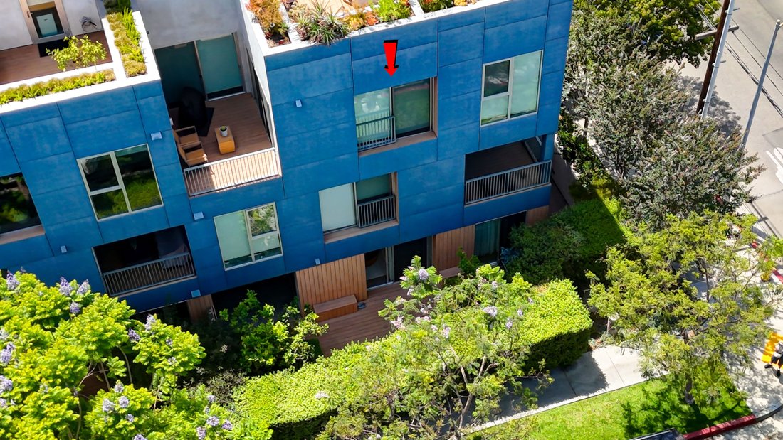 Condo in Los Angeles, California, United States 3 - 18230337