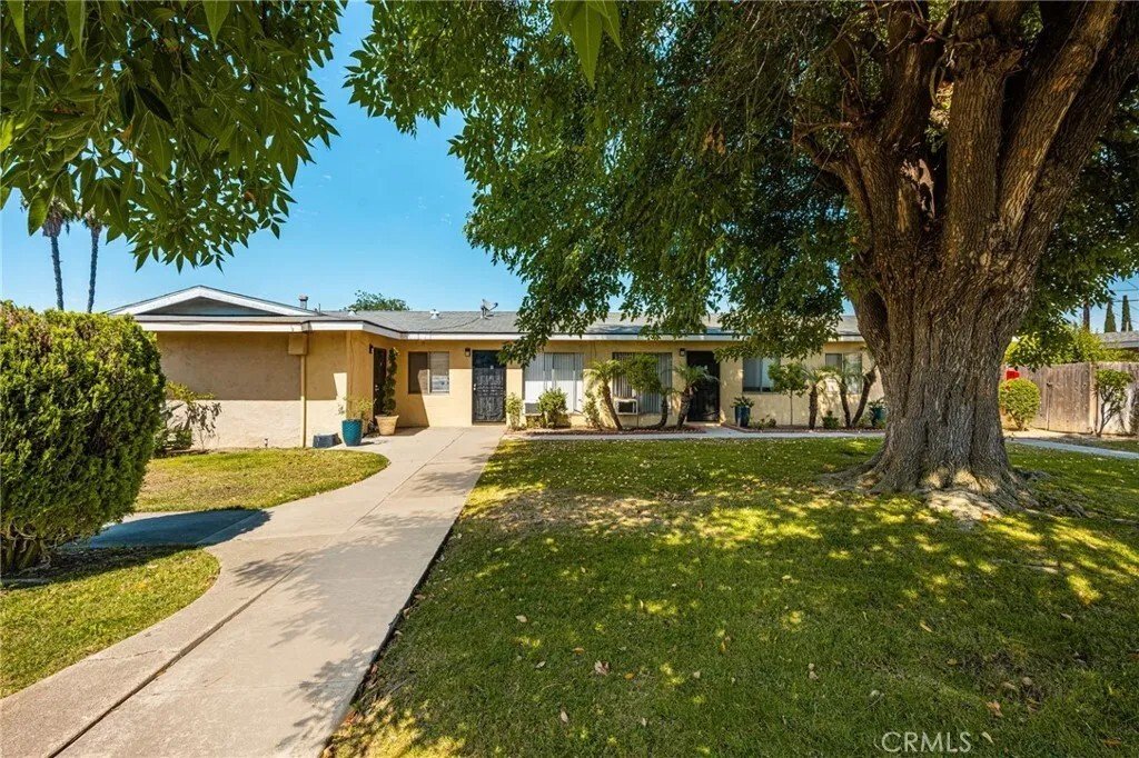 Orange, California, United States 4 - 18229744