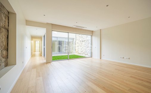 Apartment in Cedofeita, Santo Ildefonso, Se, Miragaia, Sao Nicolau e Vitoria, Porto District, Portugal 1