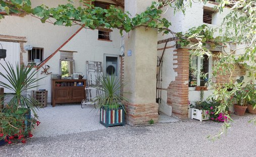 House in Fonneuve, Montauban, France 1