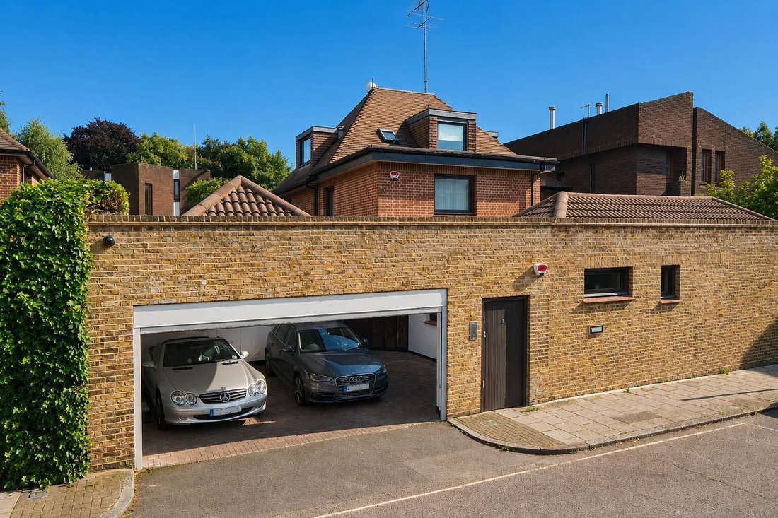 House in St John's Wood, Westminster, England 1 - 18225276