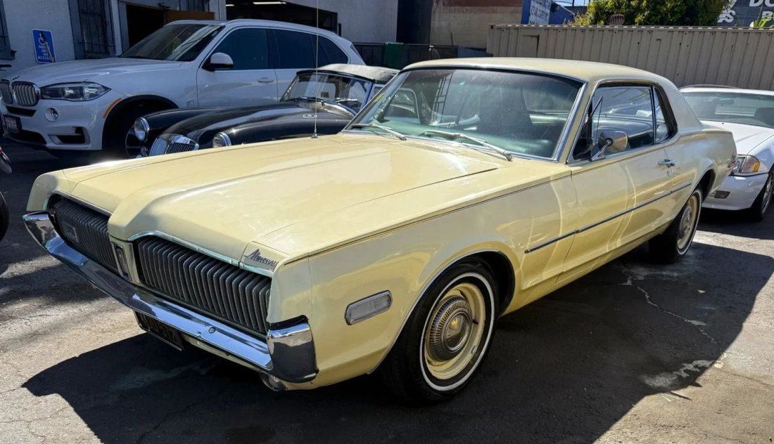 Coupe in Los Angeles, CA, United States 1 - 18232920