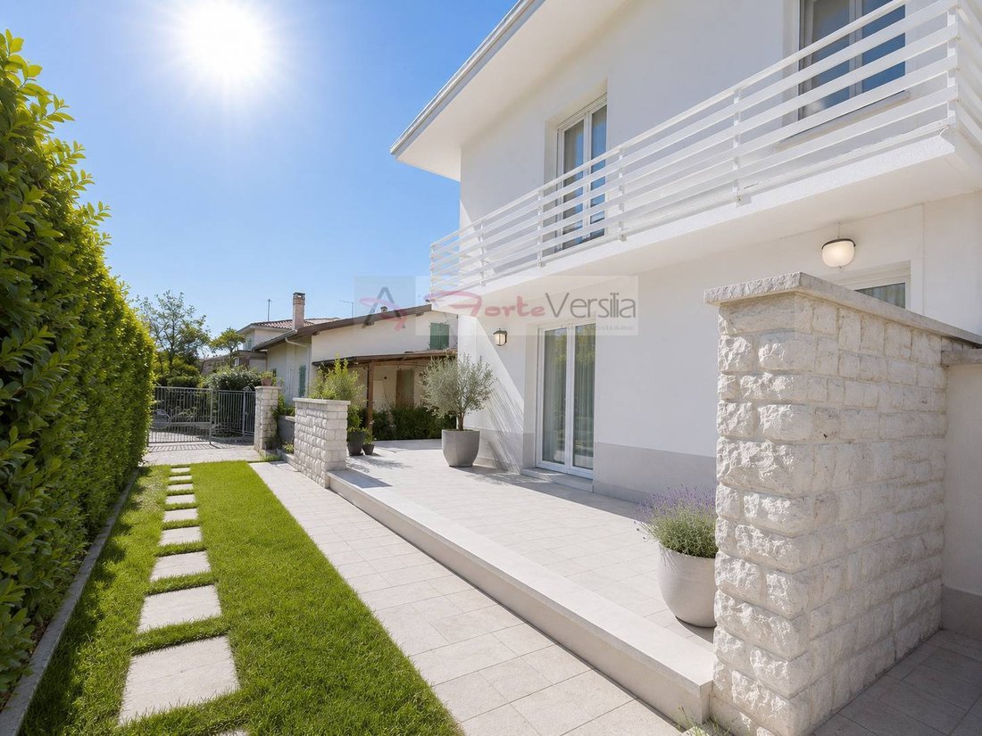 Villa in Vittoria Apuana, Forte dei Marmi, Tuscany 2 - 17507608
