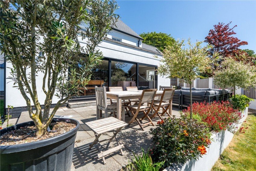 House in Lymington, England 2 - 18225323