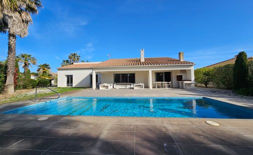 House in Zone Plage, Saint-Cyprien, France 1
