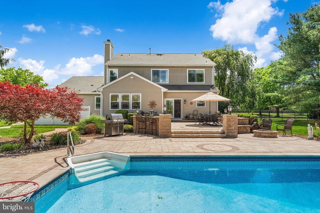 House in Upper Freehold, New Jersey, United States 1 - 18223945