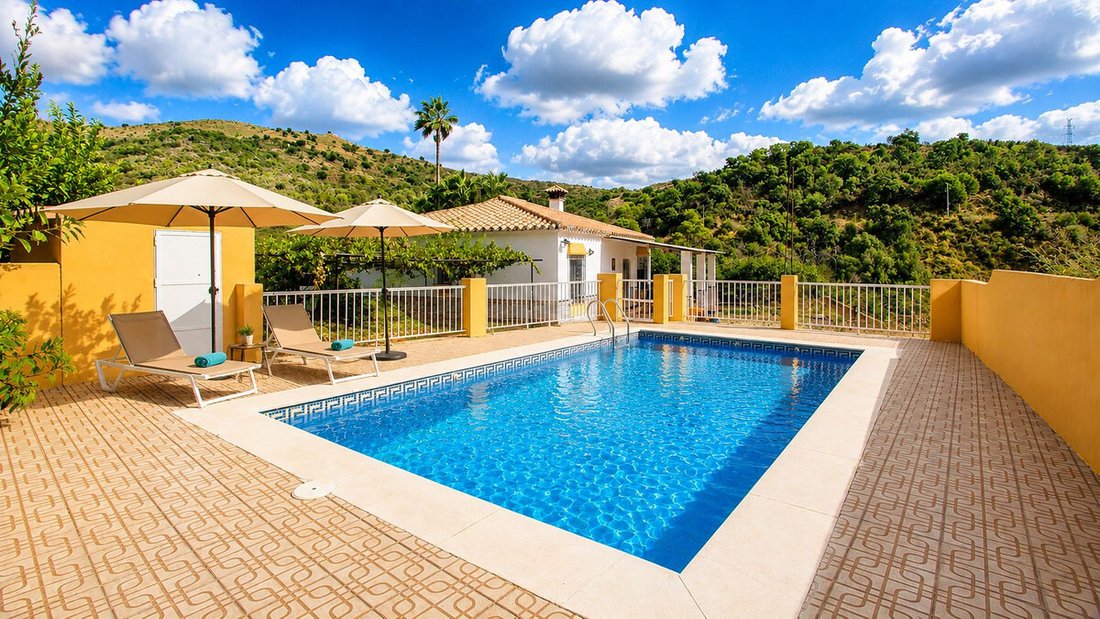 Finca in Estepona, Andalusia, Spain 1 - 16289435
