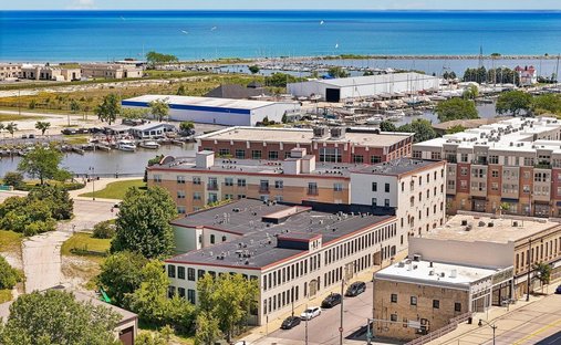 Apartment in Mount Pleasant, Wisconsin, United States 1