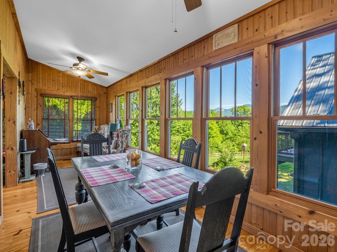 Casa a Lake Lure, Carolina del Nord, Stati Uniti 4 - 17967845