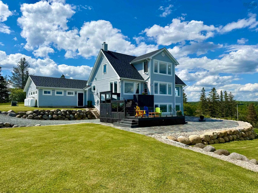 House in Lunenburg, Nova Scotia, Canada 4 - 18230602