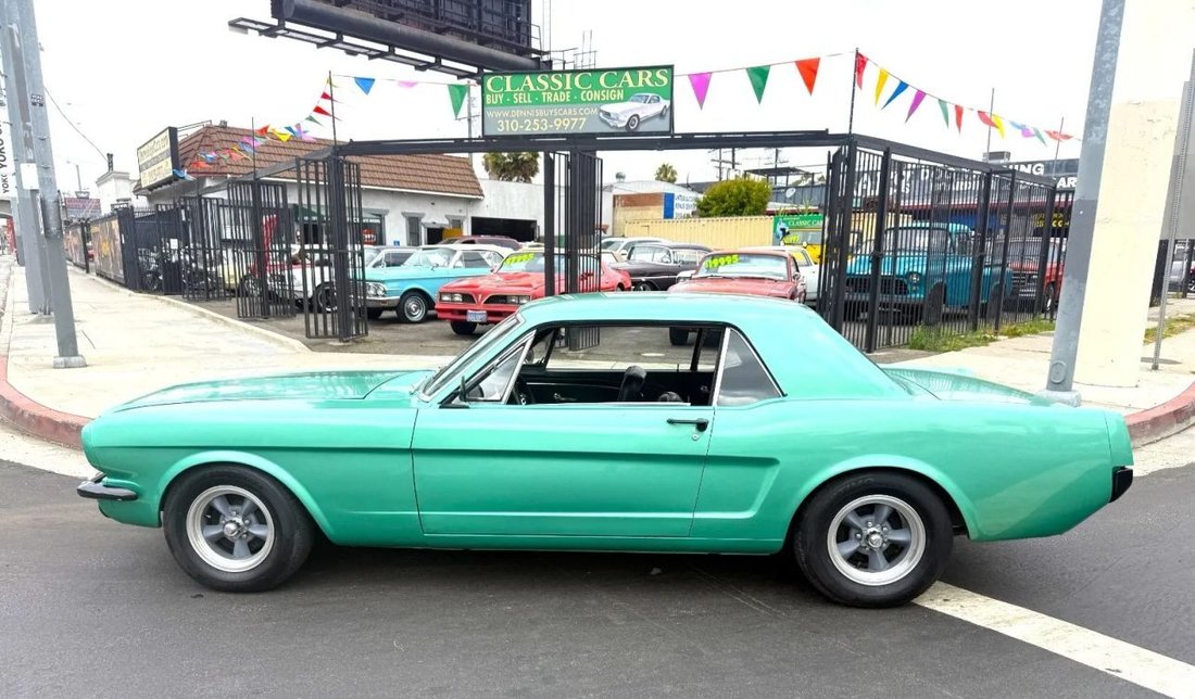 Coupe in Los Angeles, CA, United States 1 - 18232904
