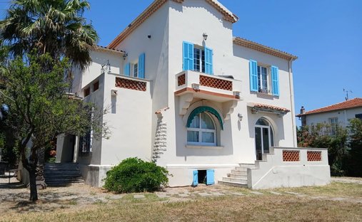 Estate in Collettes Bréguières-Sud, Cagnes-sur-Mer, France 1