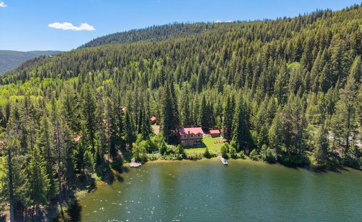 House in Summerland, British Columbia, Canada 1