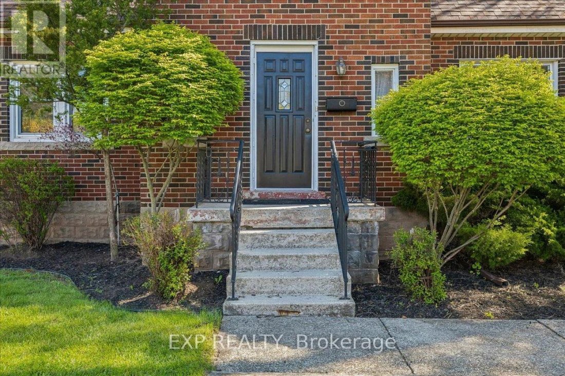 House in Burlington, Ontario, Canada 4 - 18230980