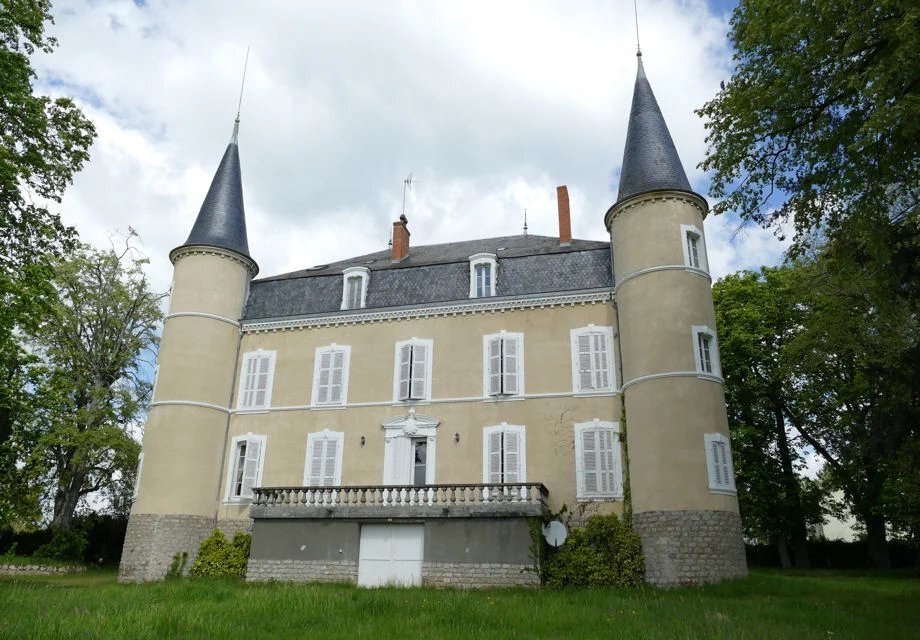 Estate in Mâcon, Bourgogne – Franche-Comté, France 1 - 18227422