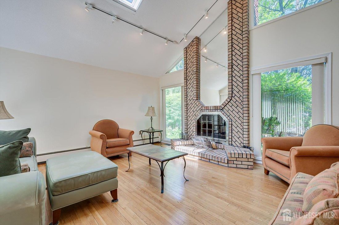 House in North Brunswick Township, New Jersey, United States 1 - 18226911