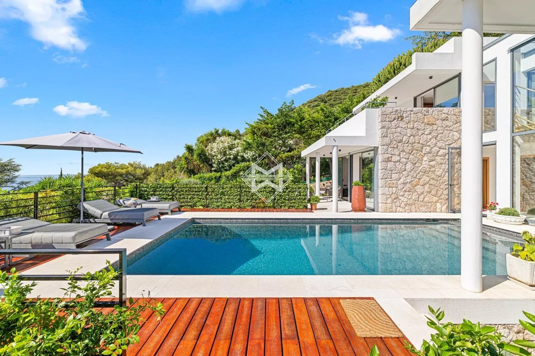 Villa in Èze, Provence-Alpes-Côte d'Azur, France 4 - 18230956