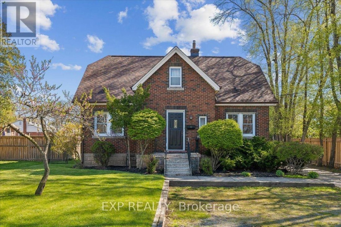 House in Burlington, Ontario, Canada 2 - 18230980
