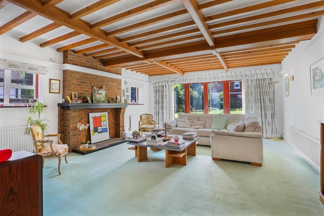 House in Nork, Reigate and Banstead, England 2 - 16702249