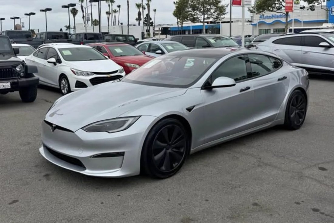 Sedan in Costa Mesa, CA, United States 1 - 18228383