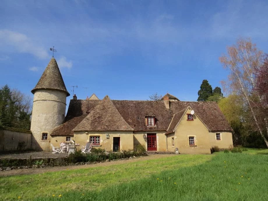 Casa a Avermes, Auvergne-Rodano-Alpi, Francia 1 - 18227425