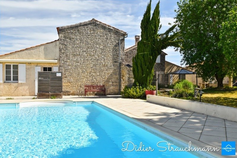 House in Aigrefeuille-d'Aunis, Nouvelle-Aquitaine, France 5 - 18224187