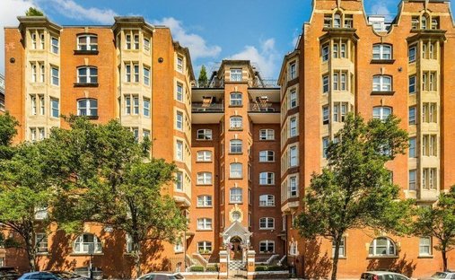 Apartment in Hyde Park, Westminster, England 1