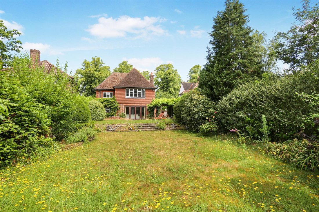 House in Nork, Reigate and Banstead, England 4 - 16702249