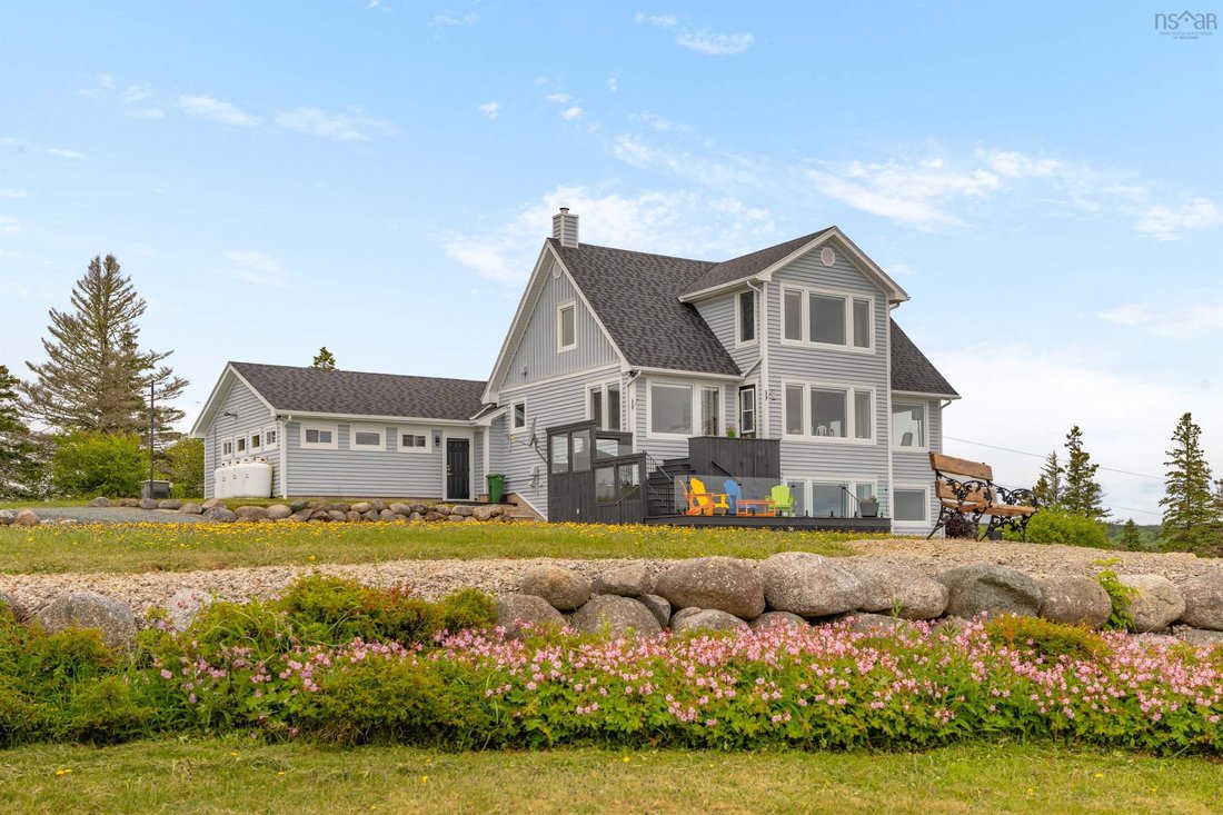 House in Lunenburg, Nova Scotia, Canada 5 - 18230602