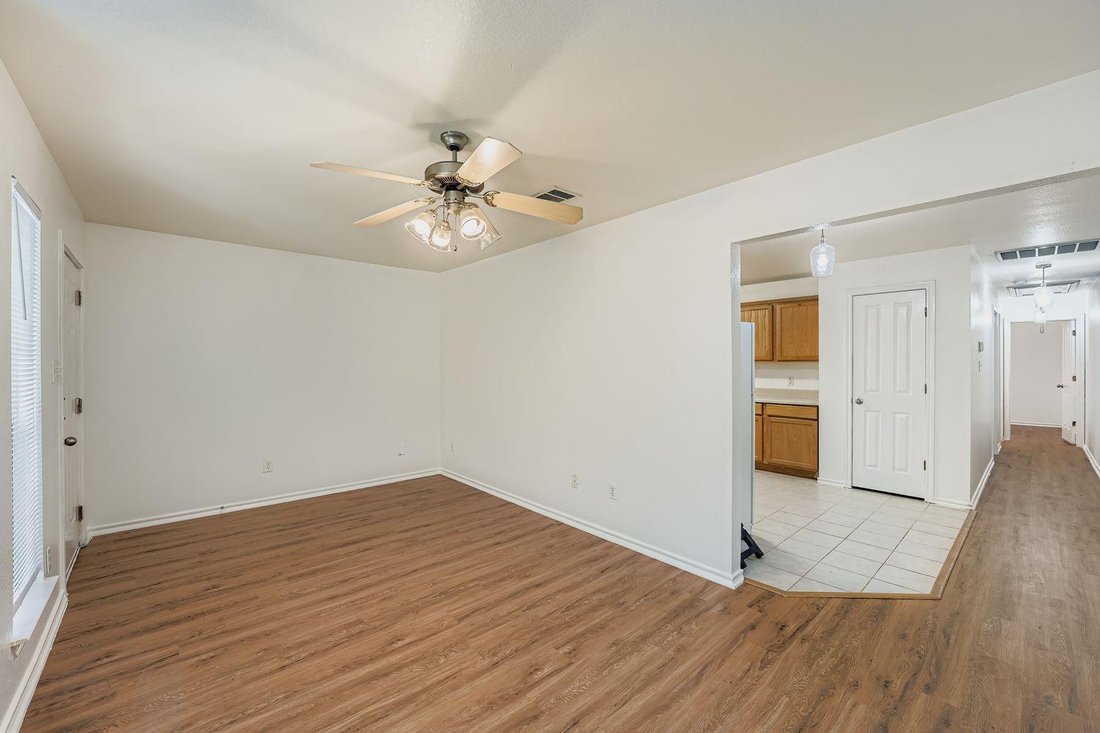 Austin, Texas, United States 4 - 18230917