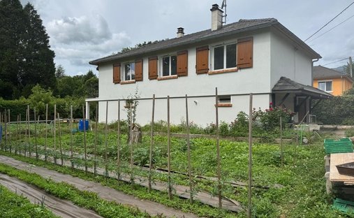 House in Ouest, Saint-Genis-Pouilly, France 1