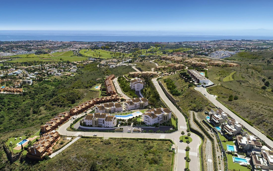Apartment in El Paraíso, Benahavis, Spain 3 - 16023484