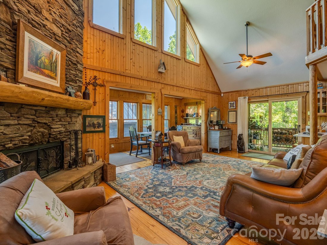 Casa a Lake Lure, Carolina del Nord, Stati Uniti 5 - 17967845