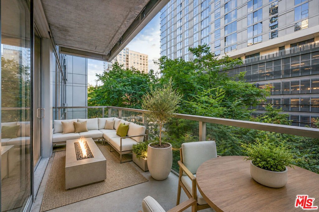 Condo in Los Angeles, California, United States 1 - 18225162