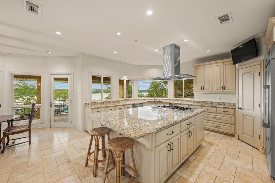 House in The Hills, Texas, United States 5 - 18229096