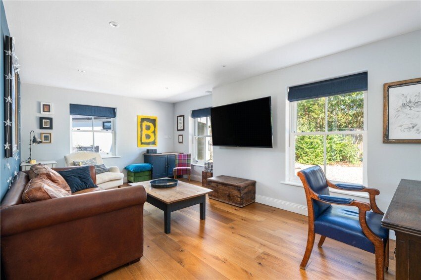 House in Lymington, England 5 - 18225323